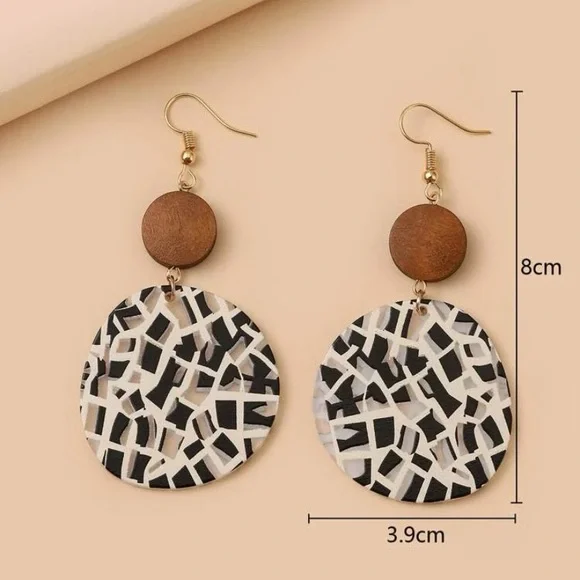 *BUNDLE 3 SAVE 20%* NWT WOODEN ROUND EARRINGS - Picture 3 of 3
